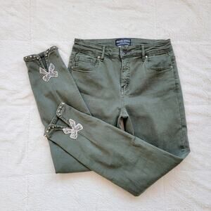 Frank Lyman Midrise Bow Back Skinny Leg Jeans